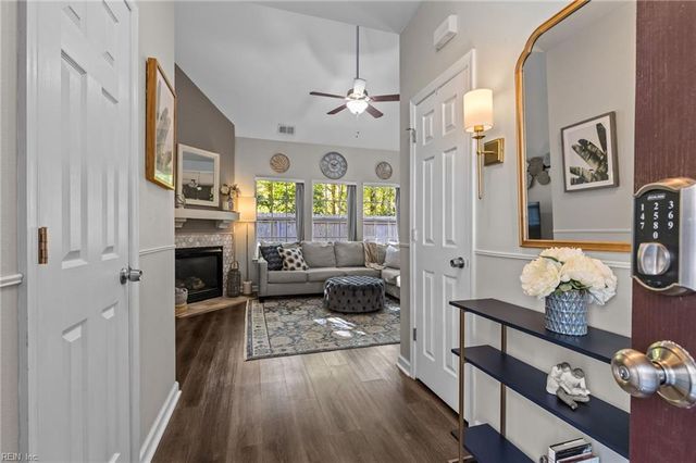 4026 River Breeze CIR, Chesapeake, VA 23321