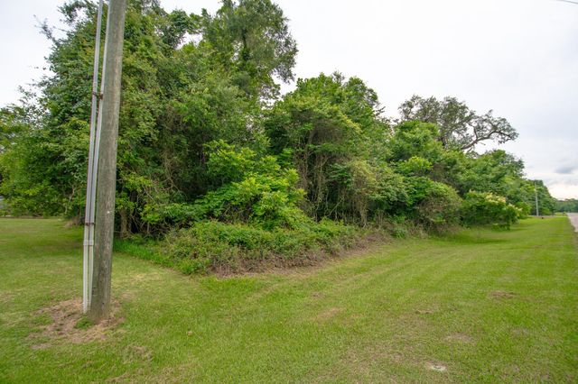 1015 W Point Drive, Rosharon, TX 77583