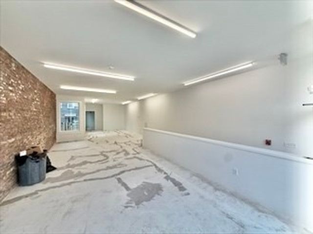 318 Somerville, Somerville, MA 02143