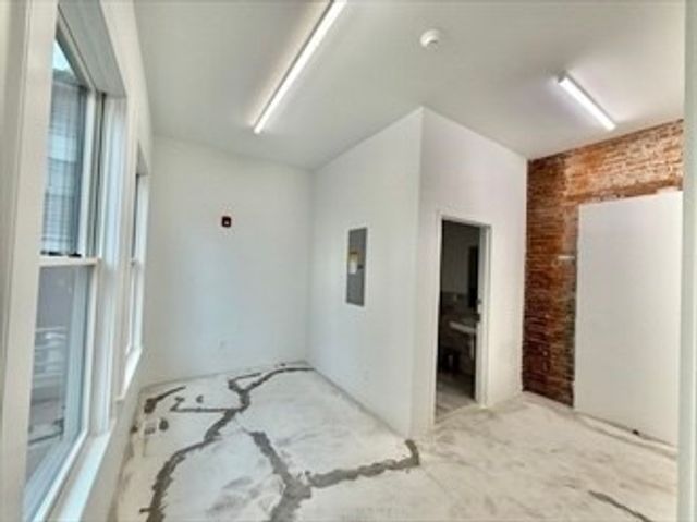 318 Somerville, Somerville, MA 02143