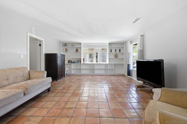 11248 Calle Oro Verde, Valley Center, CA 92082