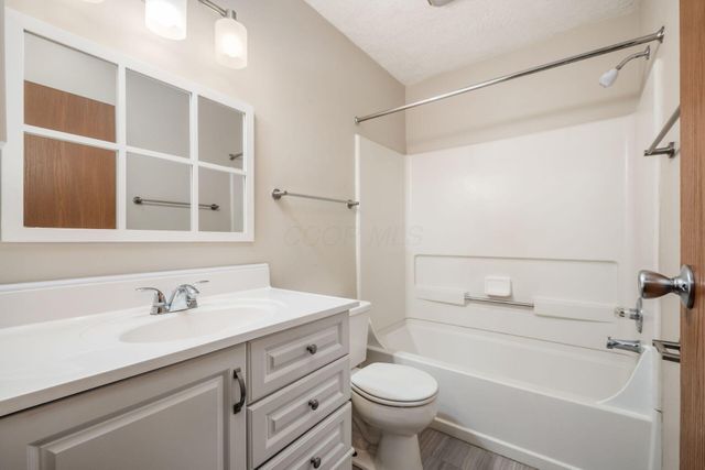 175 Macenroe Drive, 32F, Blacklick, OH 43004