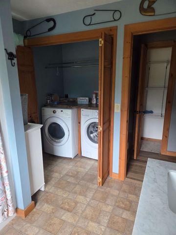 307 Chicopee St, Granby, MA 01033