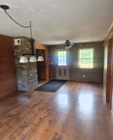 307 Chicopee St, Granby, MA 01033