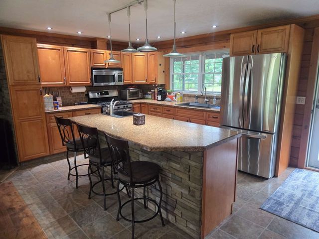 307 Chicopee St, Granby, MA 01033