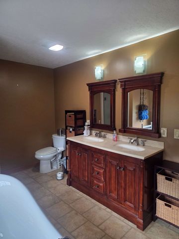 307 Chicopee St, Granby, MA 01033