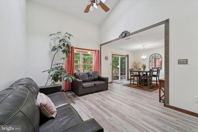35 MECOUCH DR, Glassboro, NJ 08028