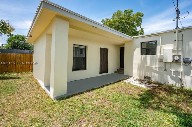 2106 Plunkett Ct, Hollywood, FL 33020