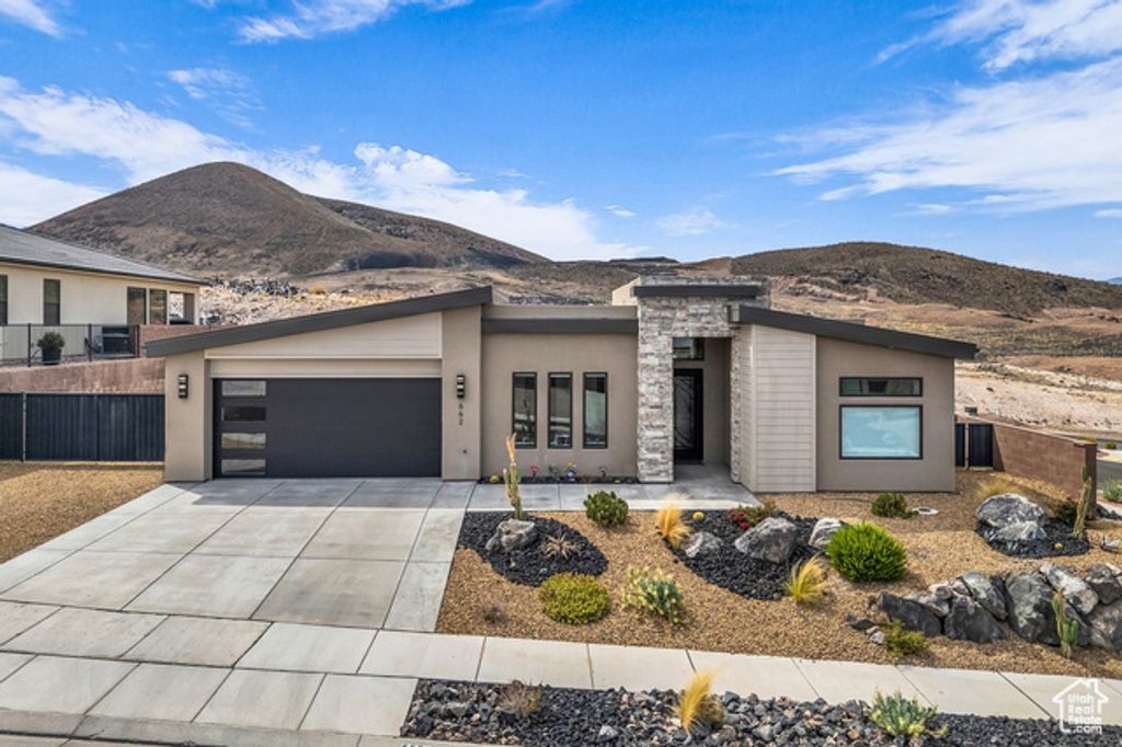 662 S 1800 W, Hurricane, UT 84737