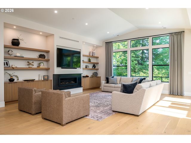 480 W U St, Washougal, WA 98671