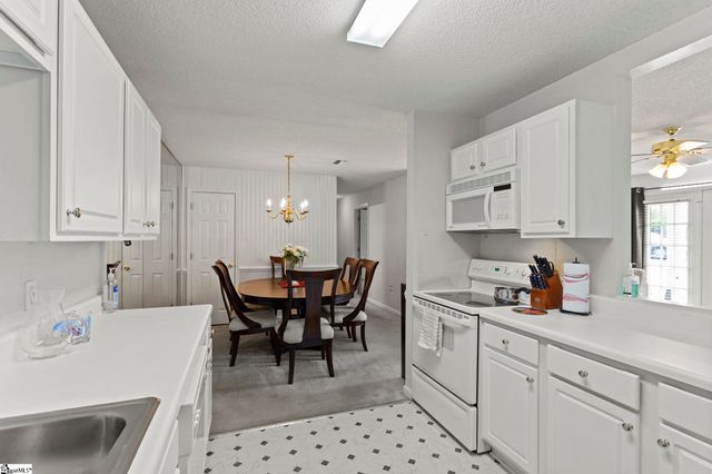1004 Pelham Square Way, Greer, SC 29650
