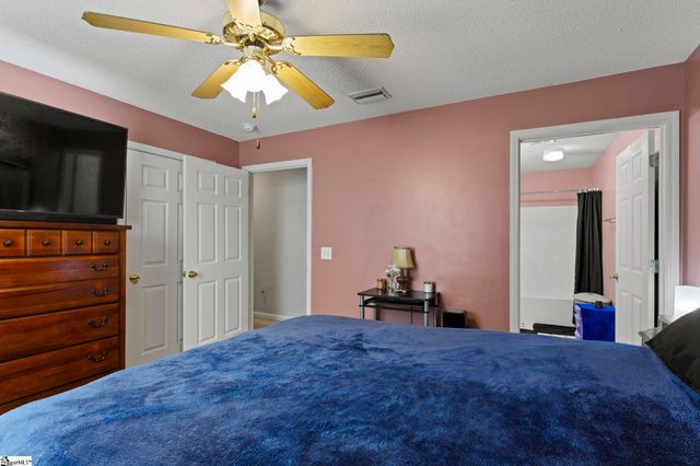 1004 Pelham Square Way, Greer, SC 29650
