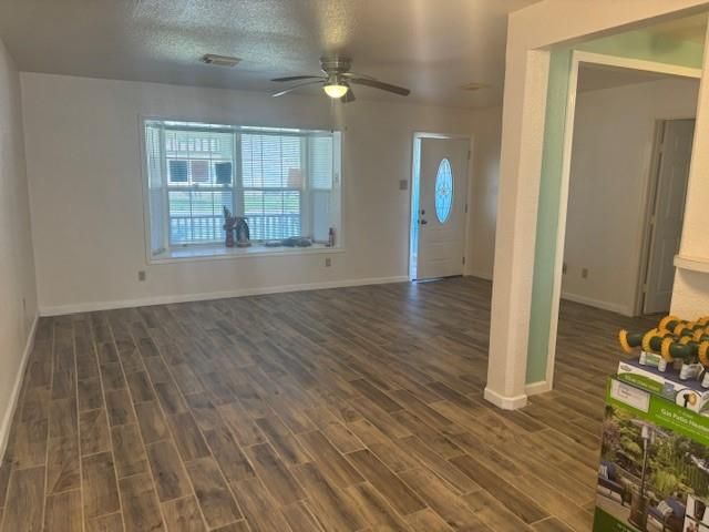 101 Pompano Avenue, Galveston, TX 77550