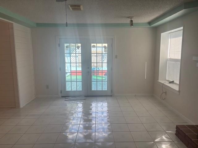 101 Pompano Avenue, Galveston, TX 77550