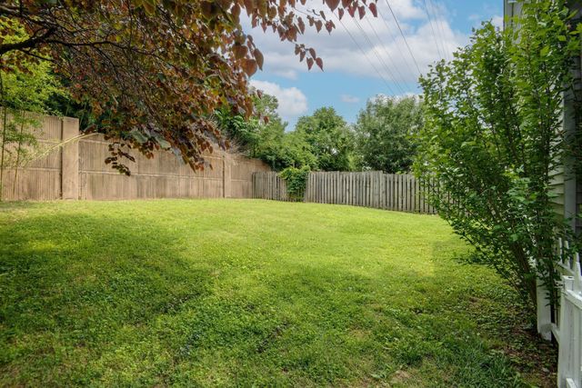 2716 Sharondale Ct, Nashville, TN 37215