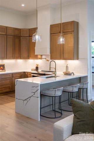 6 Dailey Drive, Asheville, NC 28801
