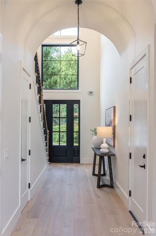 6 Dailey Drive, Asheville, NC 28801