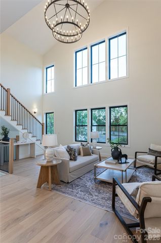 6 Dailey Drive, Asheville, NC 28801