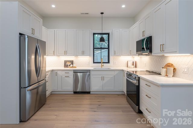 6 Dailey Drive, Asheville, NC 28801