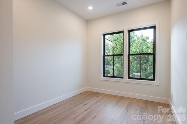 6 Dailey Drive, Asheville, NC 28801