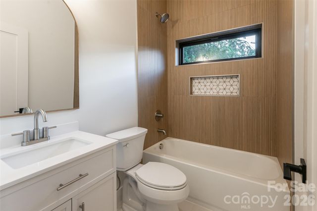6 Dailey Drive, Asheville, NC 28801
