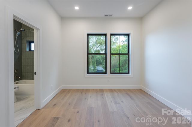 6 Dailey Drive, Asheville, NC 28801