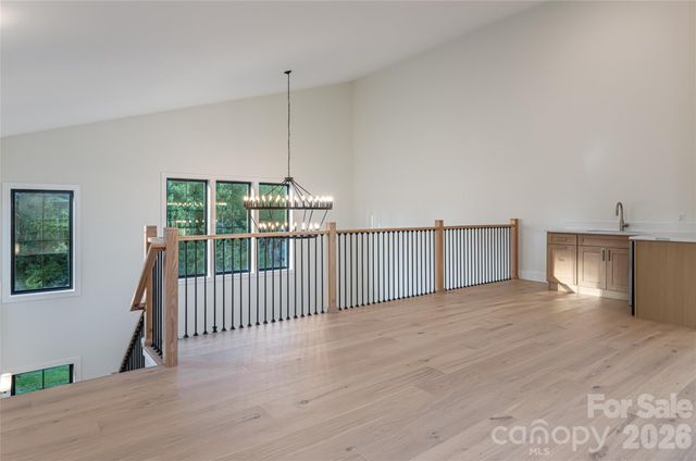 6 Dailey Drive, Asheville, NC 28801