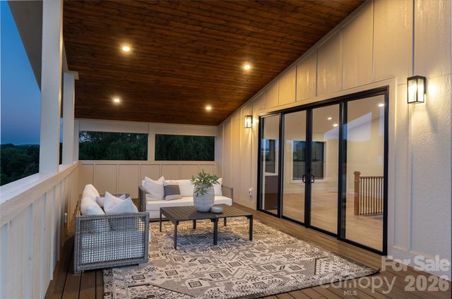 6 Dailey Drive, Asheville, NC 28801