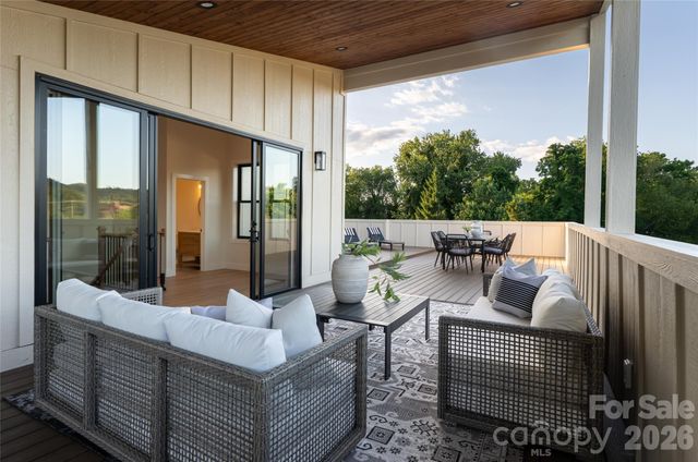 6 Dailey Drive, Asheville, NC 28801