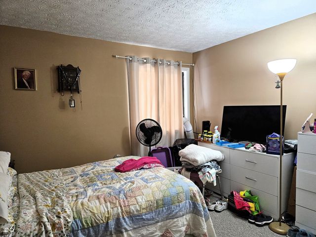 953 W McKay Road, Shelbyville, IN 46176