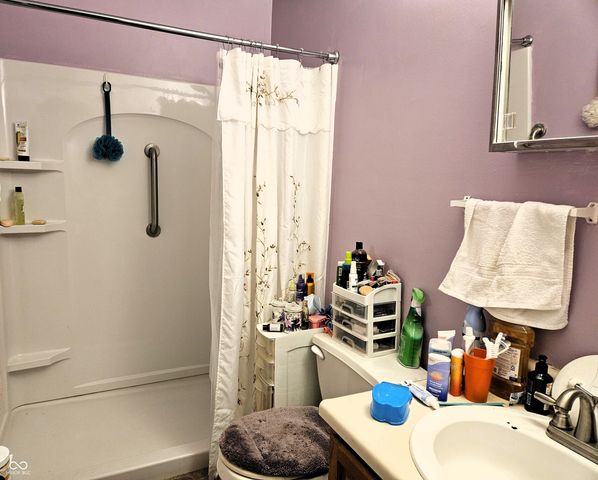 953 W McKay Road, Shelbyville, IN 46176