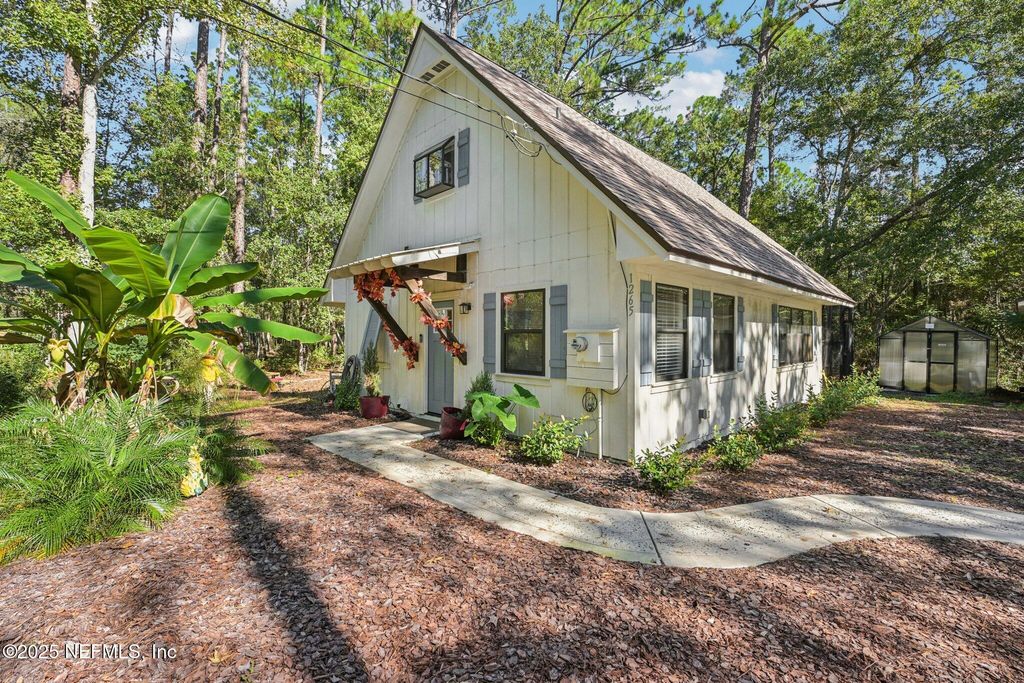 1265 WHISPERING PINES Road, St. Johns, FL 32259
