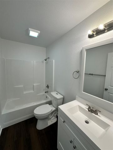 1989 W Bond Street, Denison, TX 75020