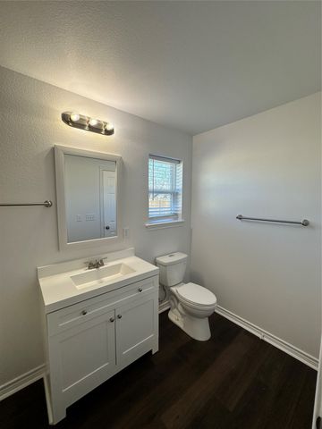 1989 W Bond Street, Denison, TX 75020