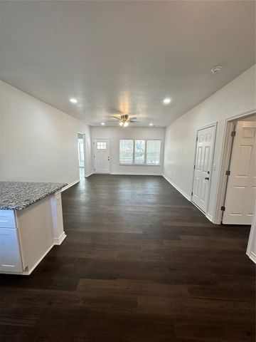 1989 W Bond Street, Denison, TX 75020