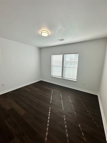 1989 W Bond Street, Denison, TX 75020