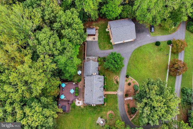 12215 HENDERSON RD, Clifton, VA 20124