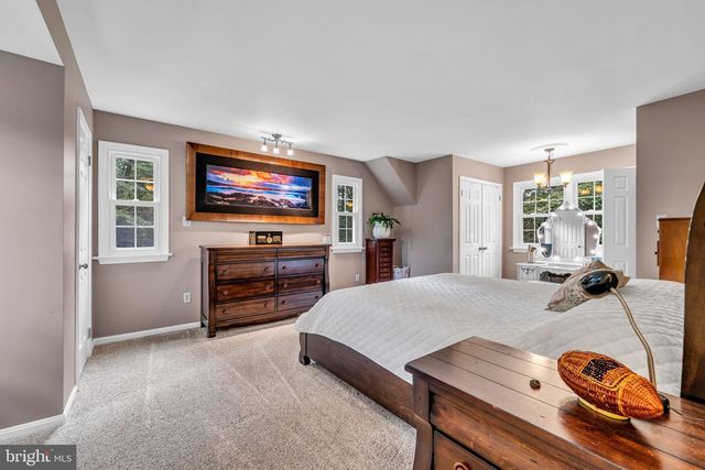 12215 HENDERSON RD, Clifton, VA 20124