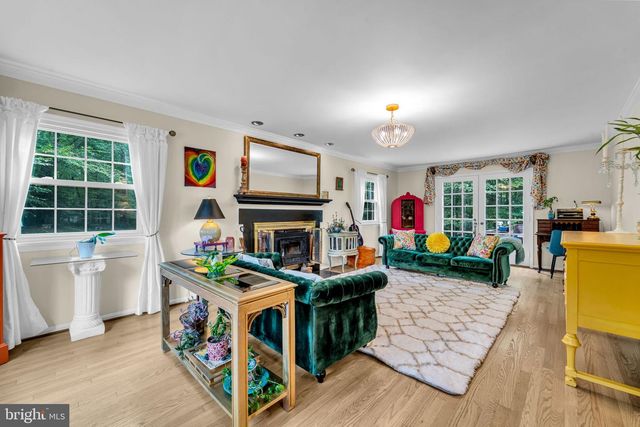 12215 HENDERSON RD, Clifton, VA 20124