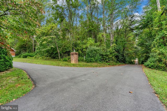 12215 HENDERSON RD, Clifton, VA 20124