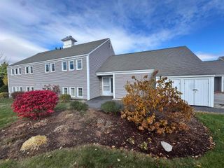 26 Hilltop Place, New London, NH 03257