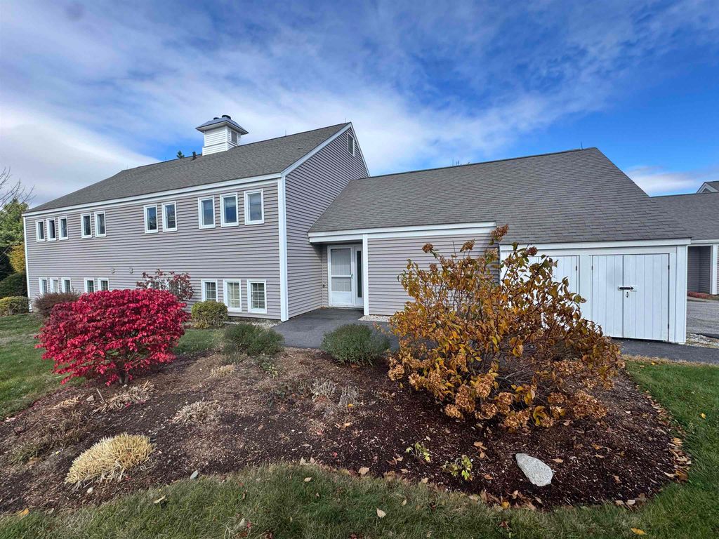 26 Hilltop Place, New London, NH 03257