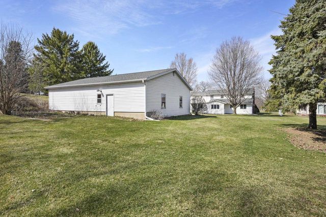 135 West Street, Dane, WI 53529
