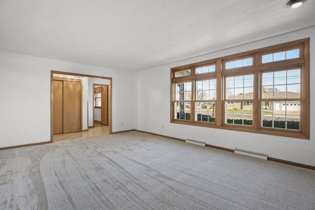 135 West Street, Dane, WI 53529