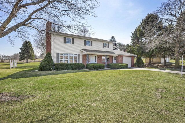 135 West Street, Dane, WI 53529