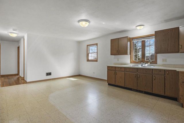 135 West Street, Dane, WI 53529