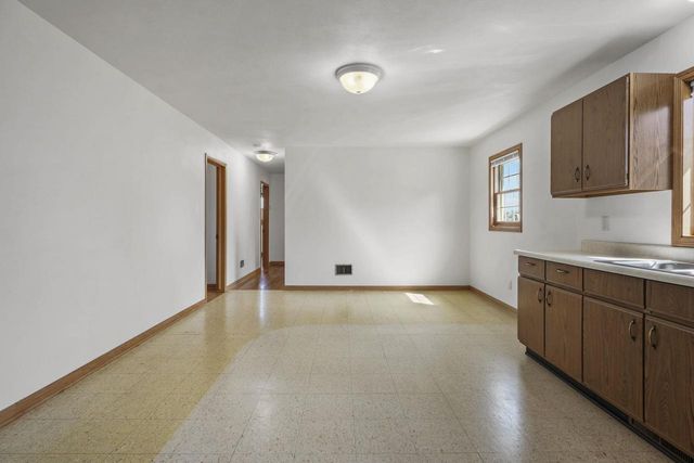 135 West Street, Dane, WI 53529