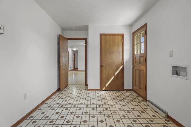 135 West Street, Dane, WI 53529