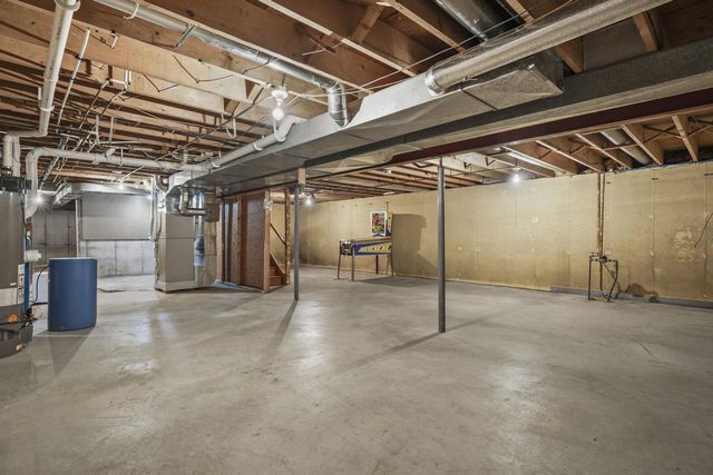 135 West Street, Dane, WI 53529