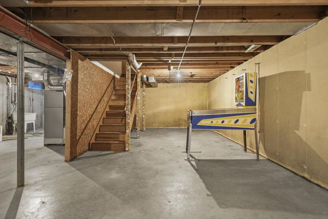 135 West Street, Dane, WI 53529